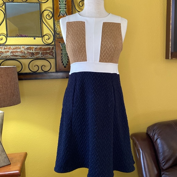 Maeve dress - 8P EUC - Picture 2 of 12